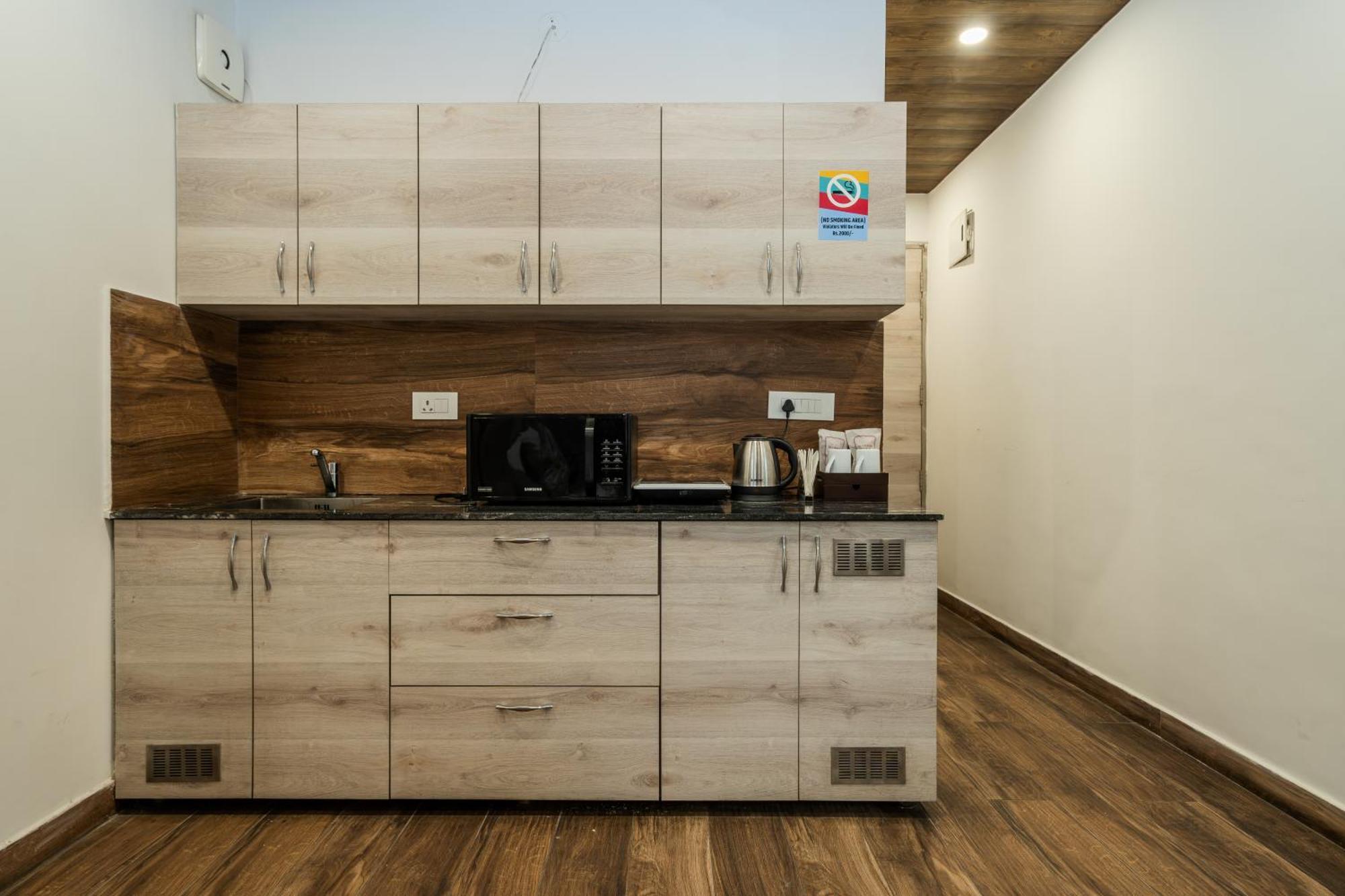 Stay Studio Hotel & Residences Gurgaon Extérieur photo