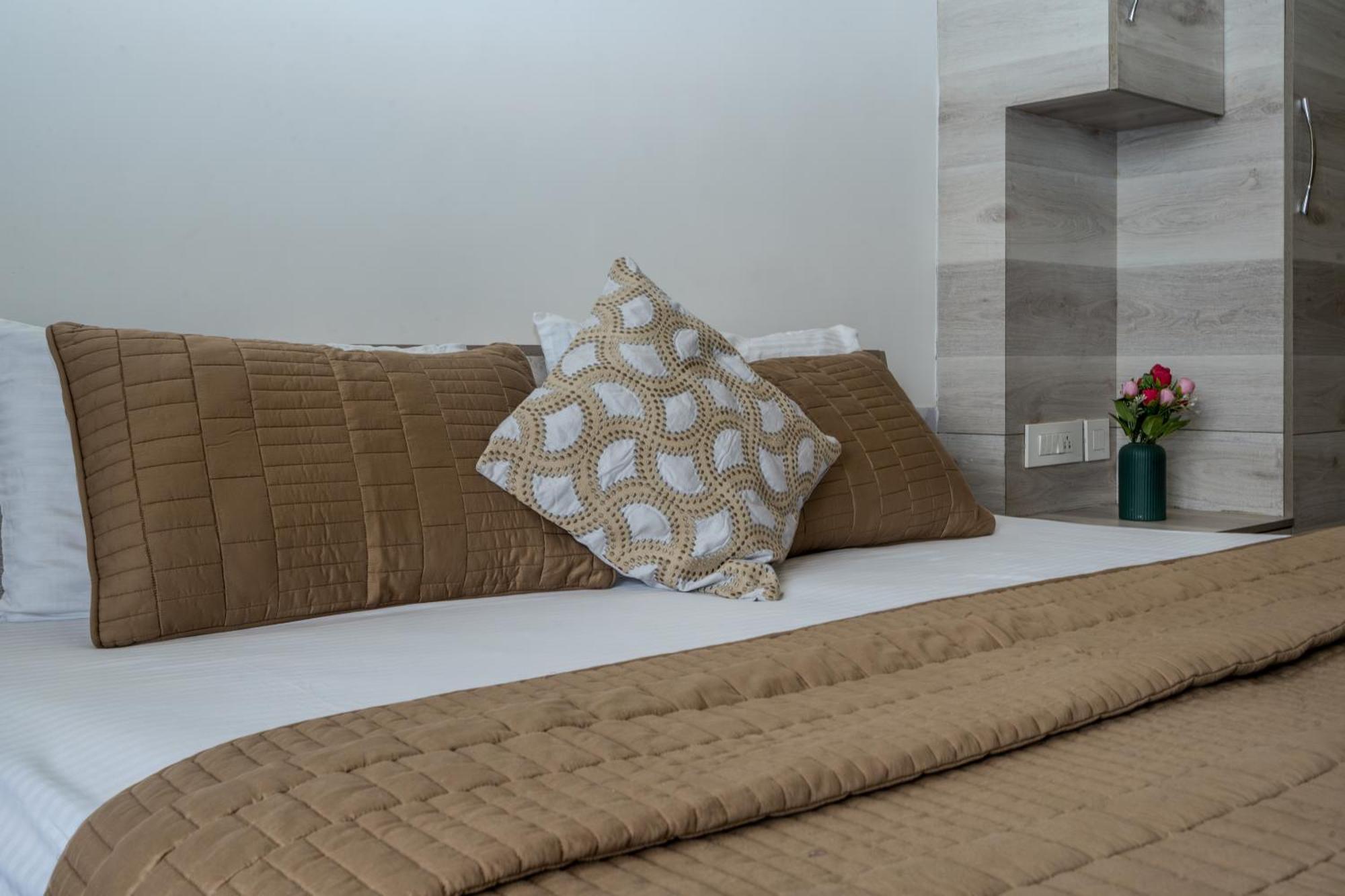 Stay Studio Hotel & Residences Gurgaon Extérieur photo